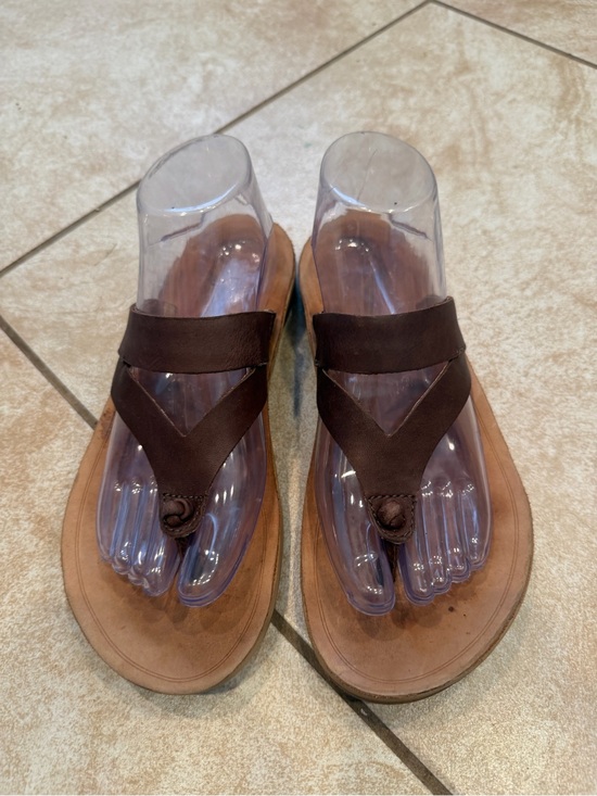 OluKai Shoes - OluKai Women's Dark Brown Leather Toe-Post Sandals double strap Sz 8